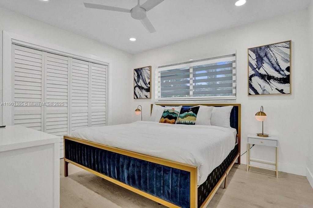 Small Image of 1141 NORTH NORTHLAKE DR, Hollywood Number 39