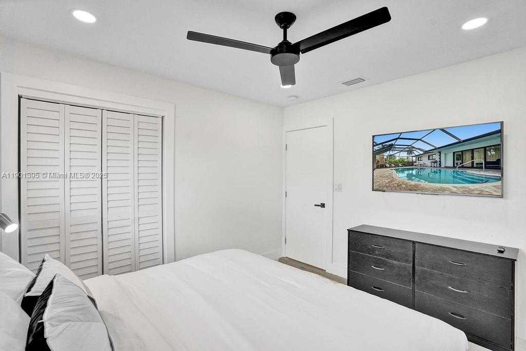 Small Image of 1141 NORTH NORTHLAKE DR, Hollywood Number 50