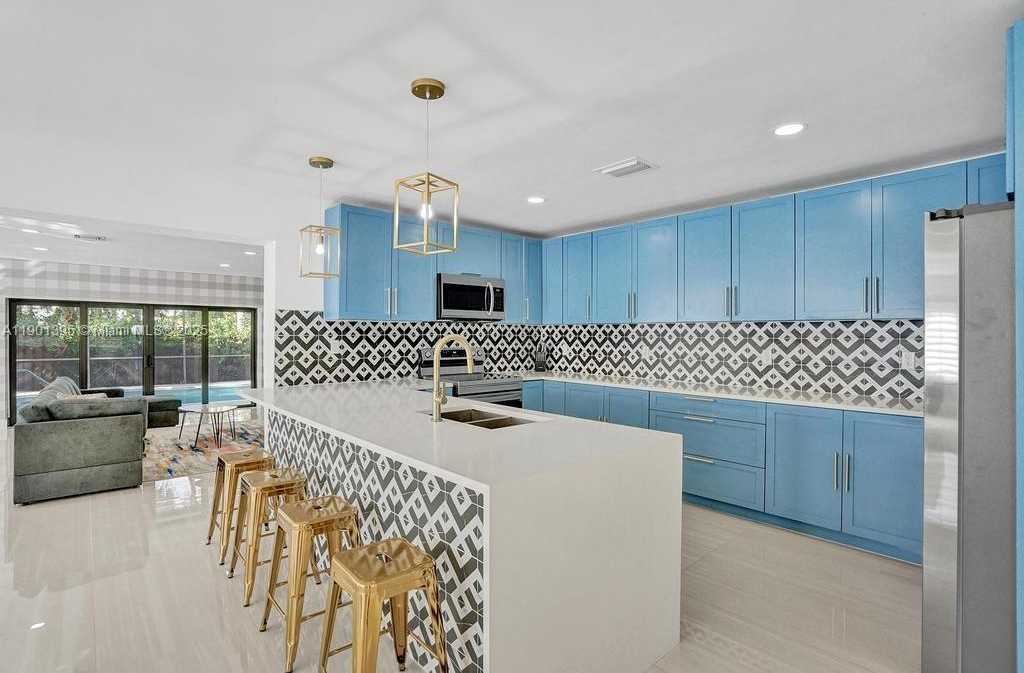 Small Image of 1141 NORTH NORTHLAKE DR, Hollywood Number 6