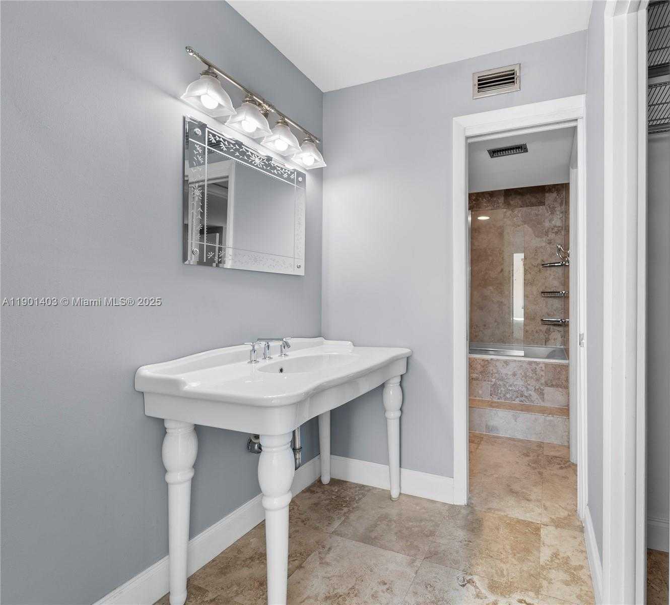 Small Image of 5 ISLAND AVE #LE, Miami Beach Number 11