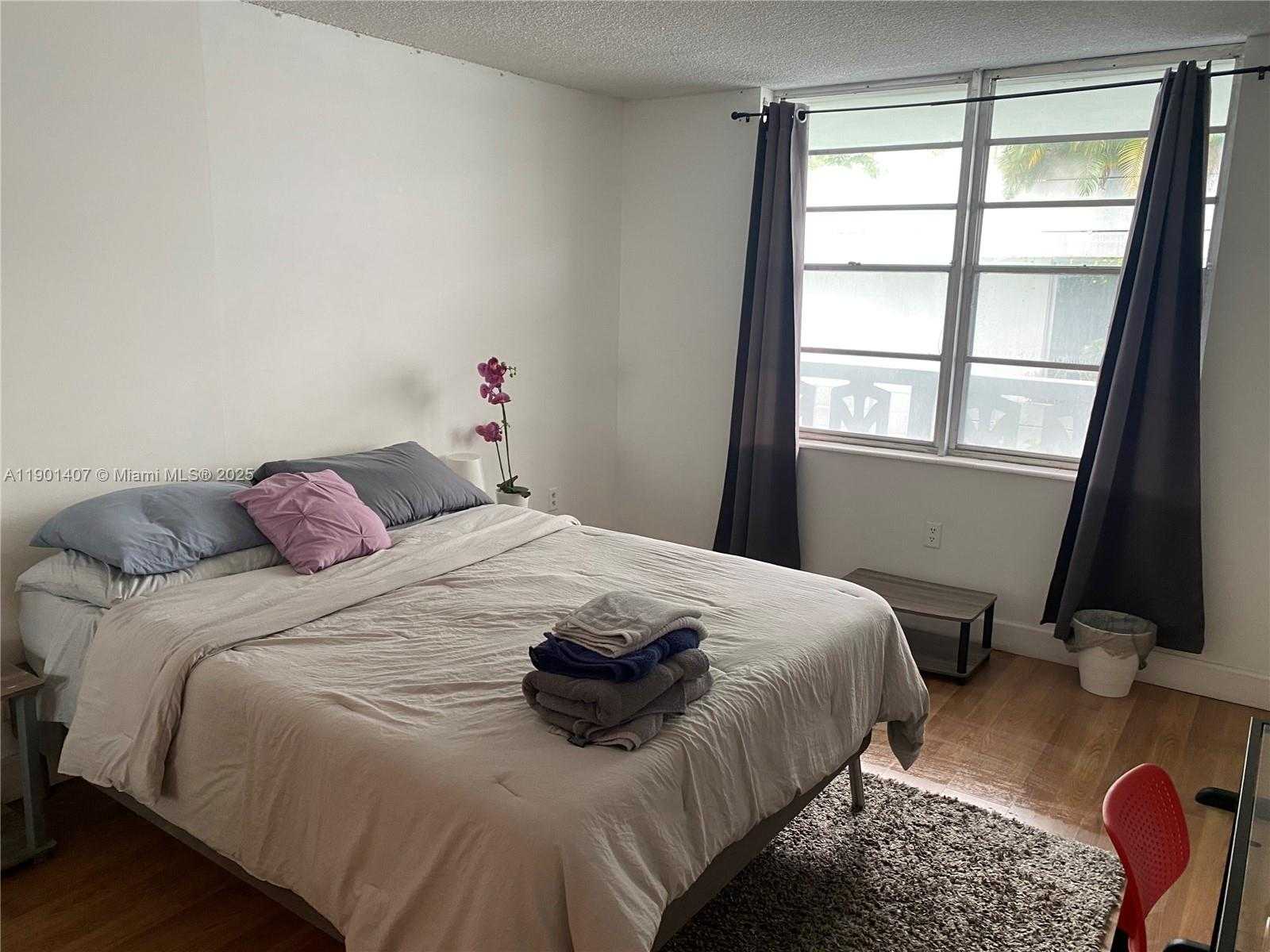 Small Image of 1732 MERIDIAN AVE #502, Miami Beach Number 14