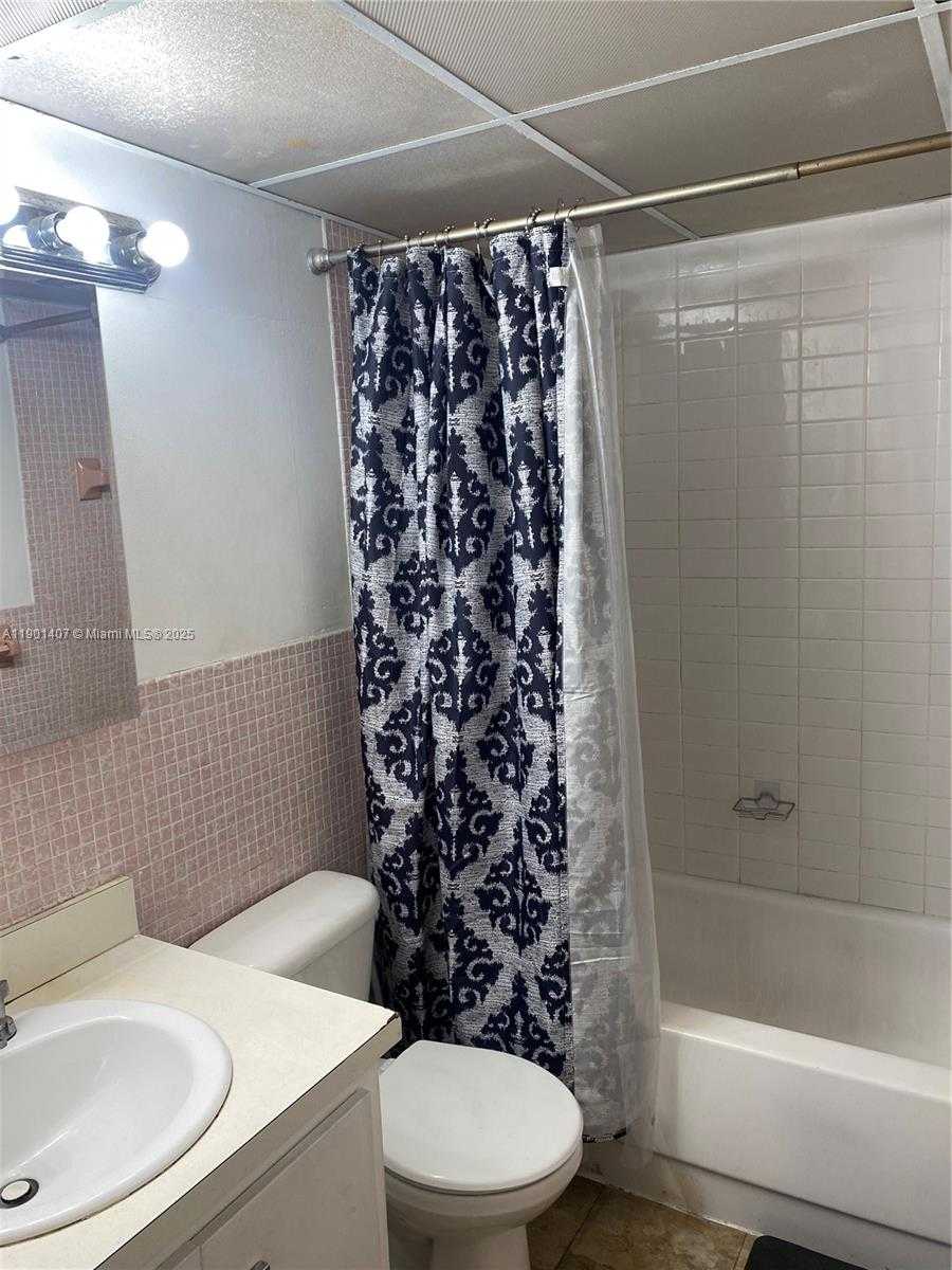 Small Image of 1732 MERIDIAN AVE #502, Miami Beach Number 6