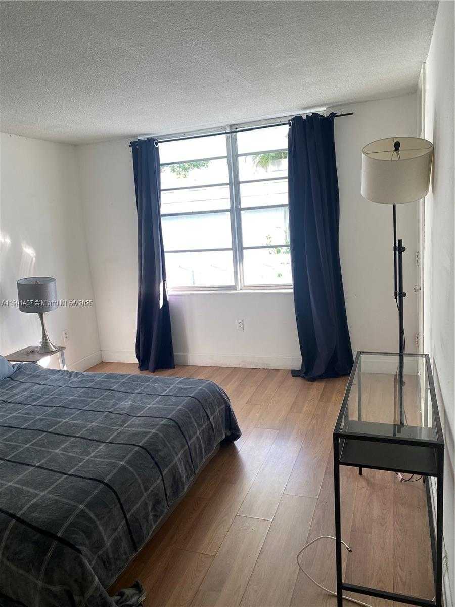 Small Image of 1732 MERIDIAN AVE #502, Miami Beach Number 7