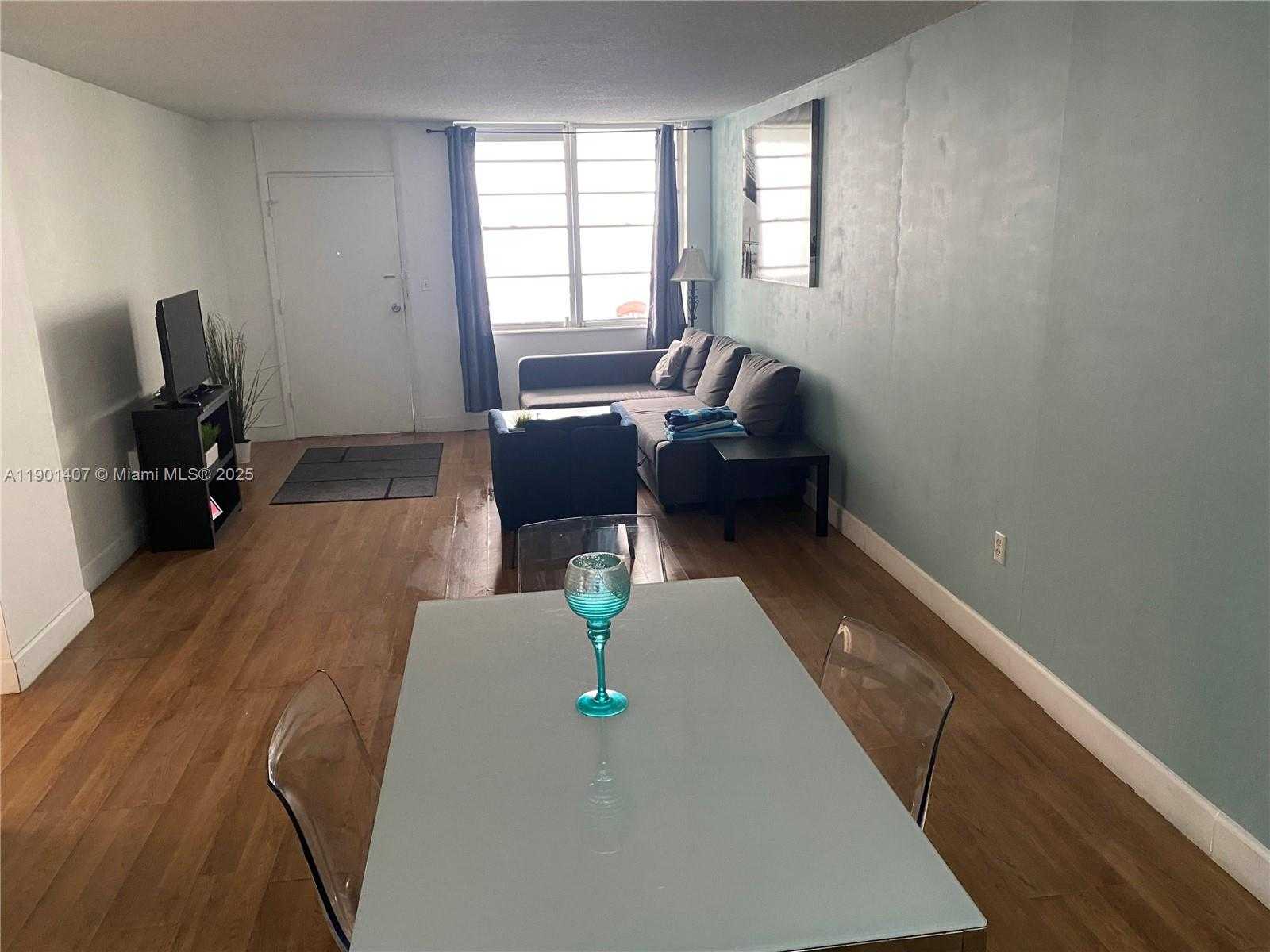 Small Image of 1732 MERIDIAN AVE #502, Miami Beach Number 9