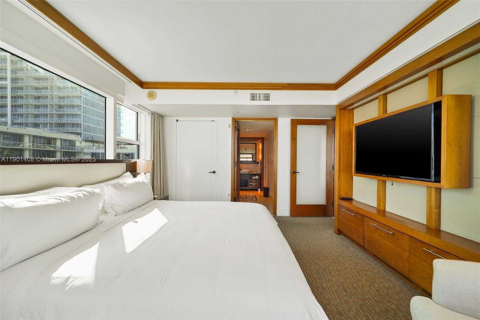 Small Image of 6801 COLLINS AVE #422, Miami Beach Number 25