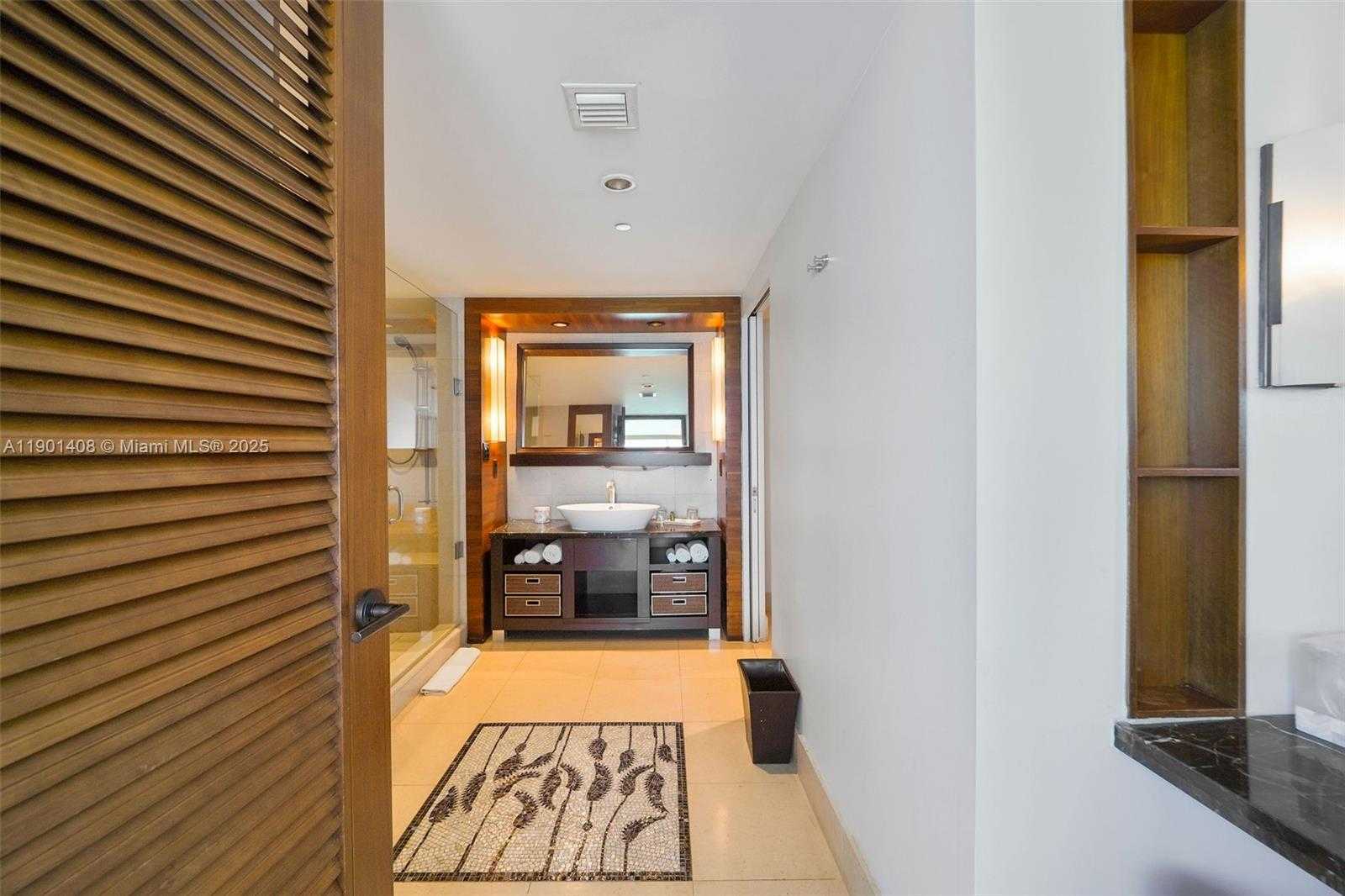 Small Image of 6801 COLLINS AVE #422, Miami Beach Number 26