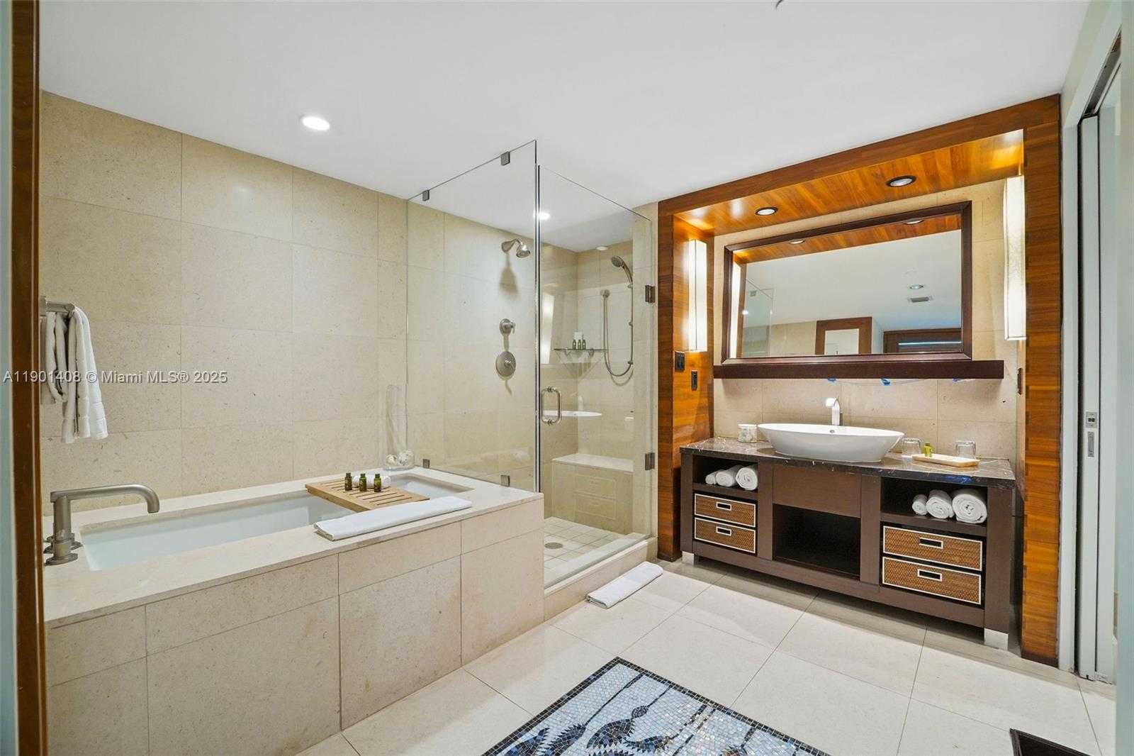 Small Image of 6801 COLLINS AVE #422, Miami Beach Number 27
