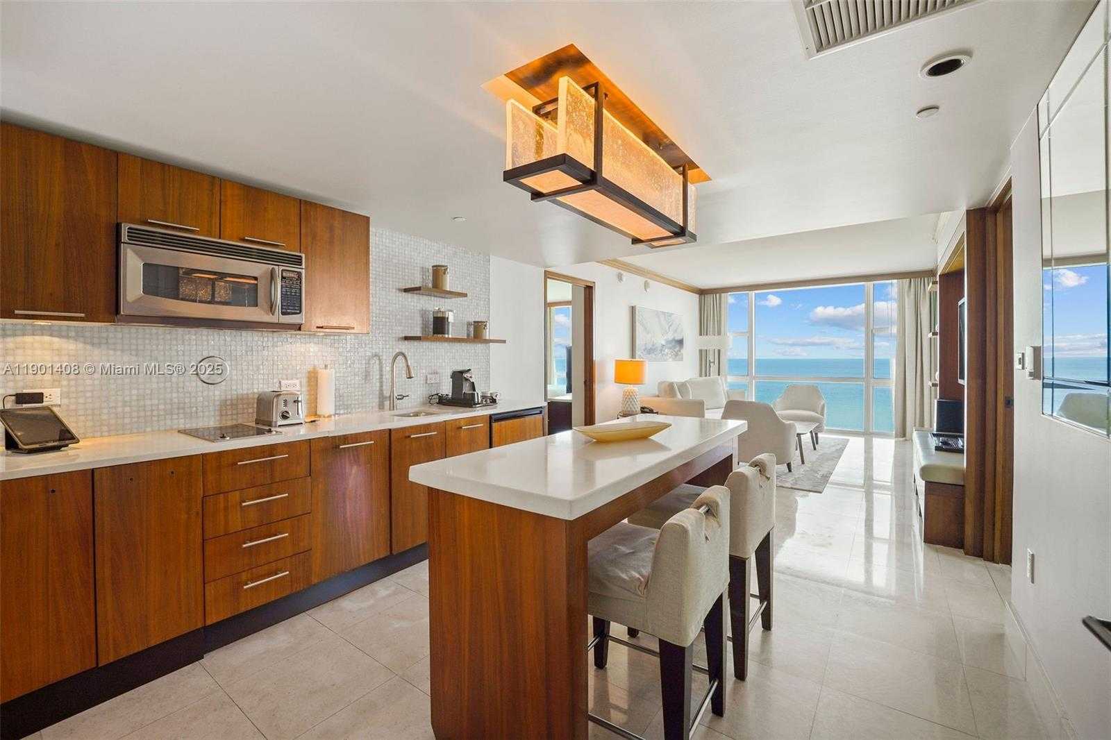 Small Image of 6801 COLLINS AVE #422, Miami Beach Number 4