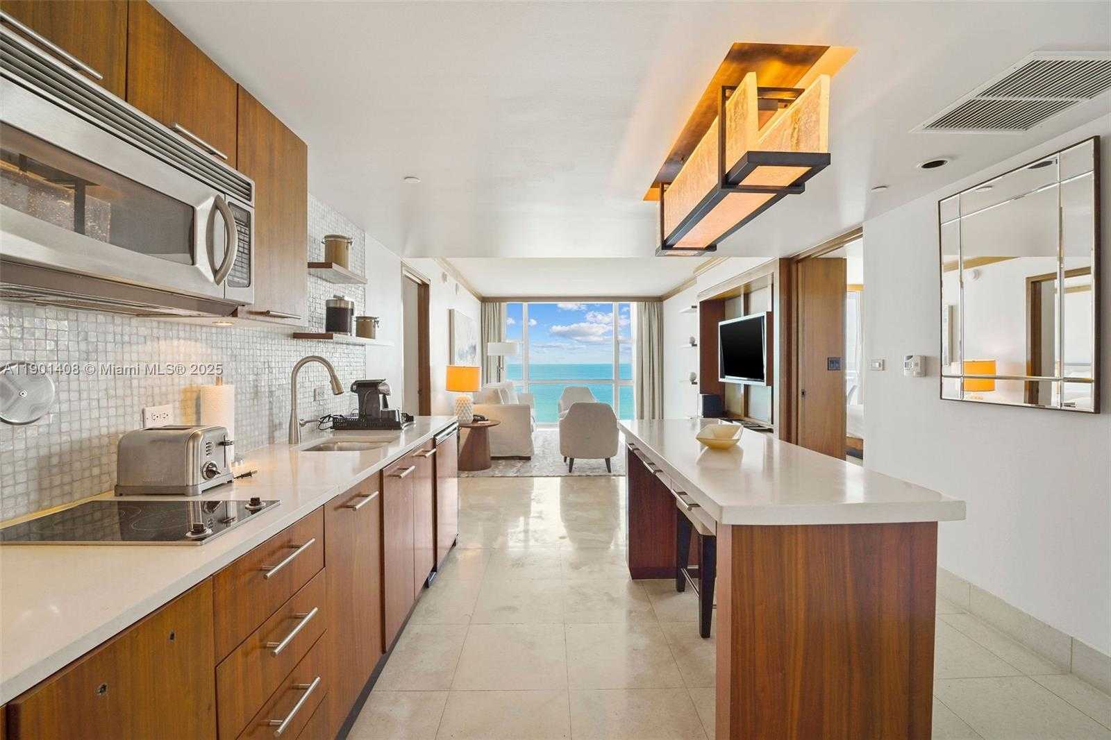 Small Image of 6801 COLLINS AVE #422, Miami Beach Number 5