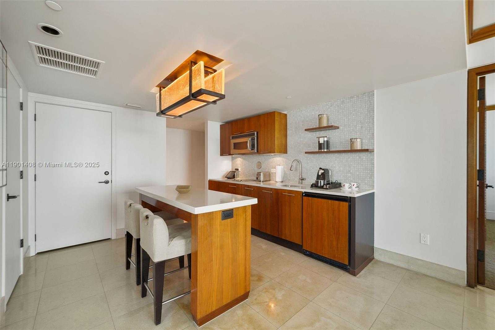 Small Image of 6801 COLLINS AVE #422, Miami Beach Number 6