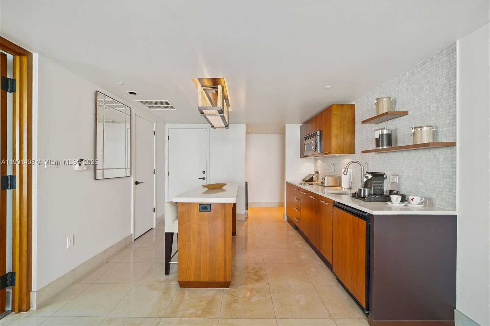 Small Image of 6801 COLLINS AVE #422, Miami Beach Number 7