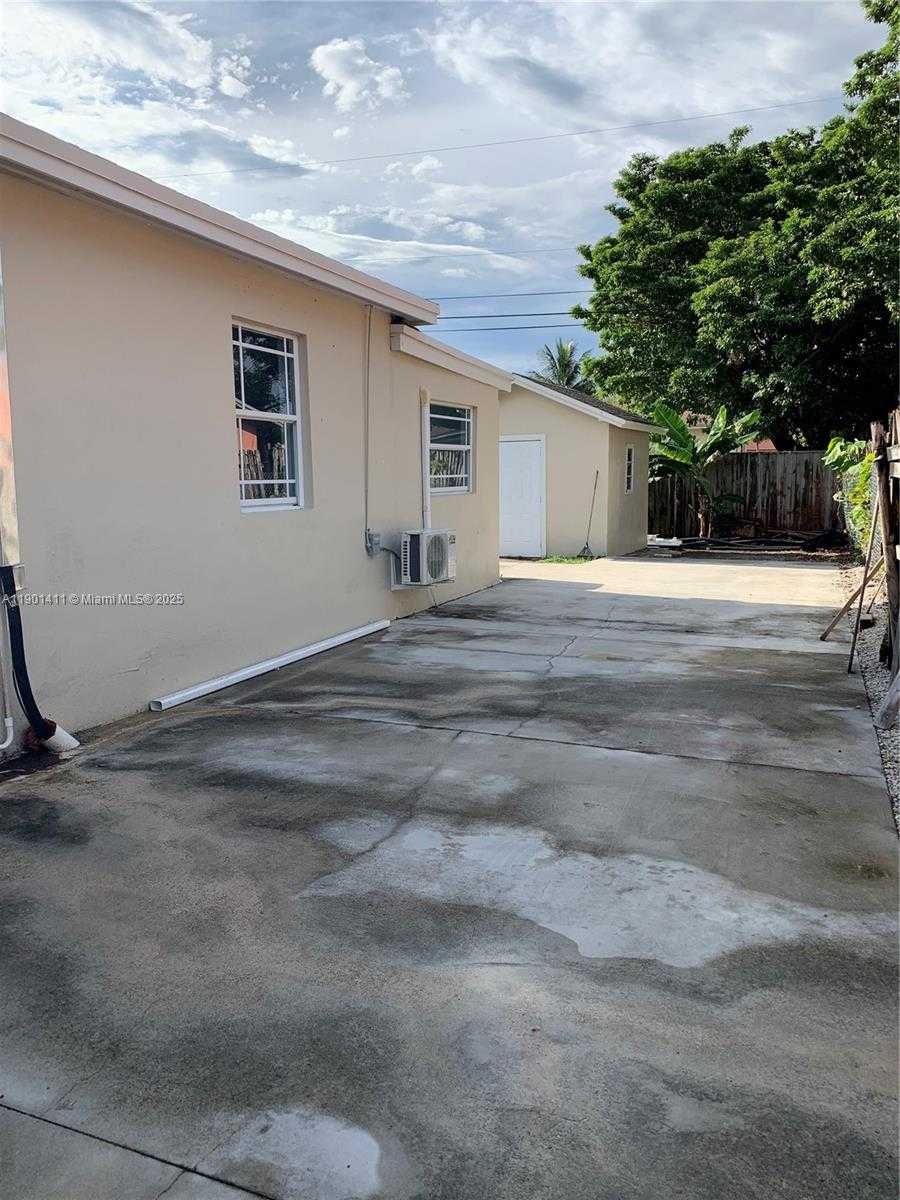 Small Image of 7331 SOUTH WEST 16TH ST, Miami Number 16