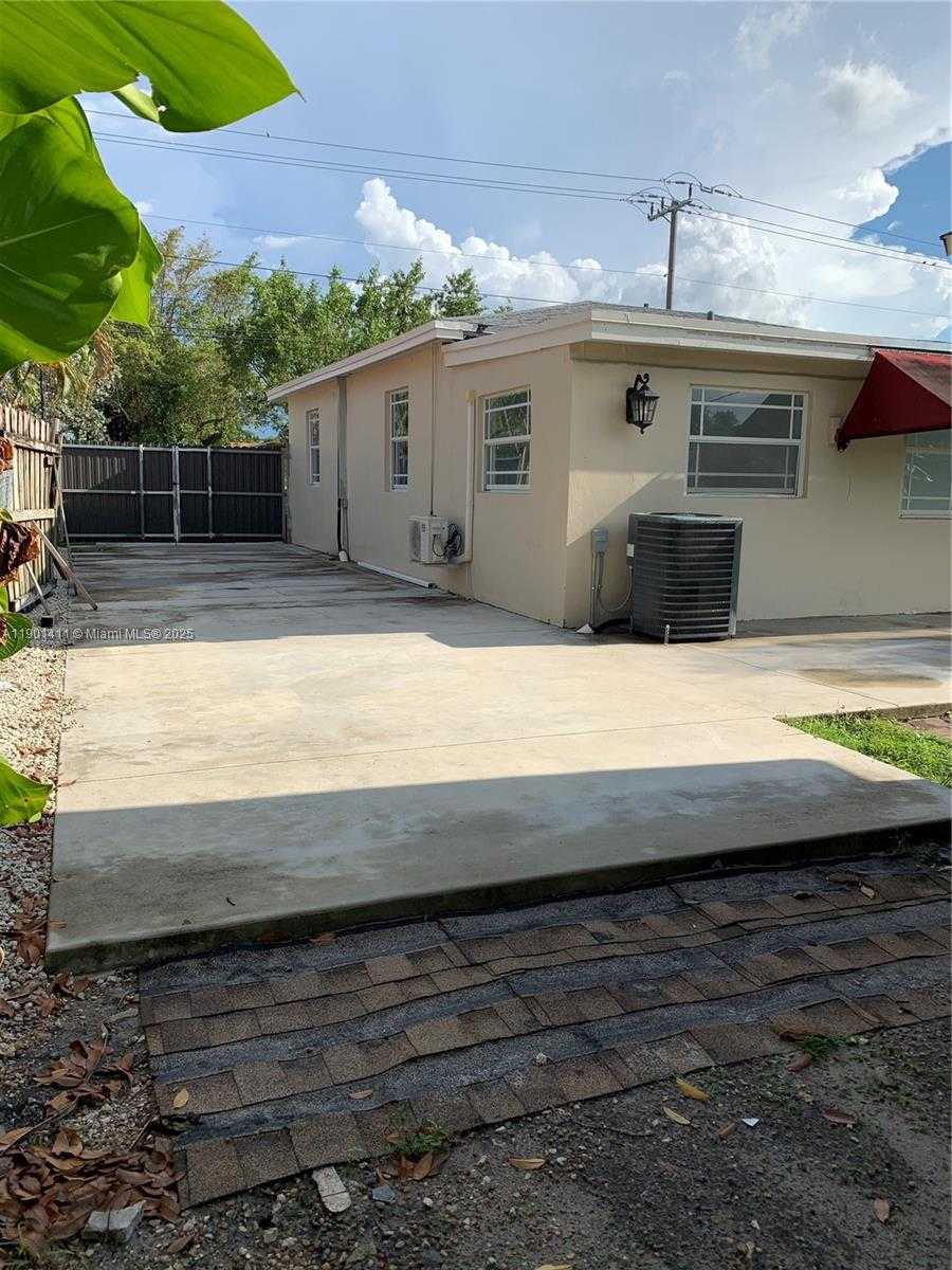 Small Image of 7331 SOUTH WEST 16TH ST, Miami Number 17