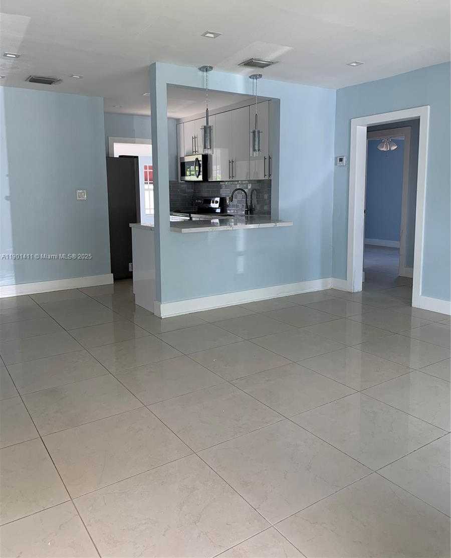 Small Image of 7331 SOUTH WEST 16TH ST, Miami Number 2