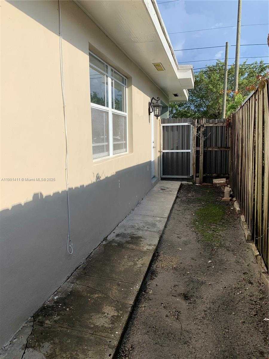 Small Image of 7331 SOUTH WEST 16TH ST, Miami Number 20