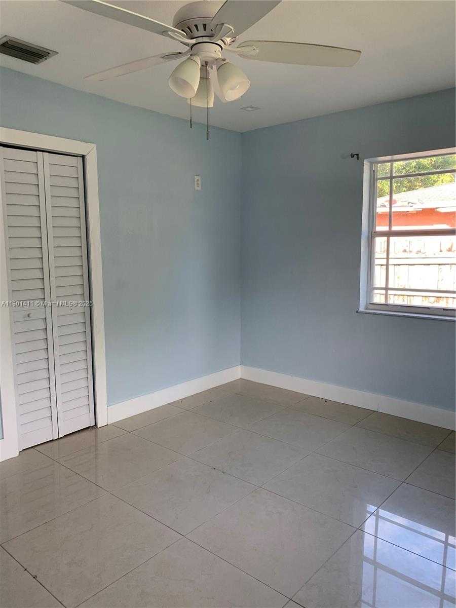 Small Image of 7331 SOUTH WEST 16TH ST, Miami Number 4