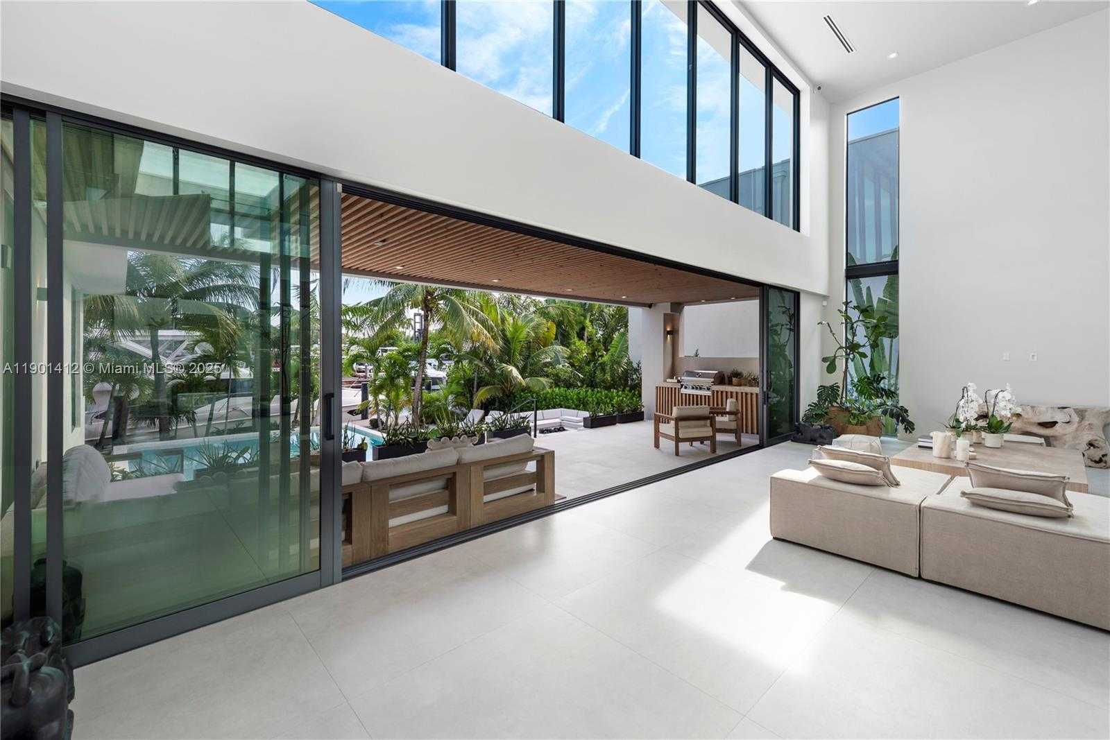 Small Image of 773 NORTH EAST 77TH TER, Miami Number 10