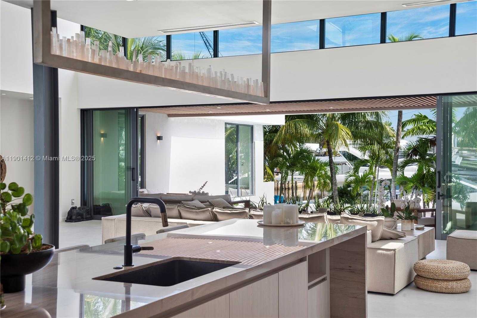 Small Image of 773 NORTH EAST 77TH TER, Miami Number 12