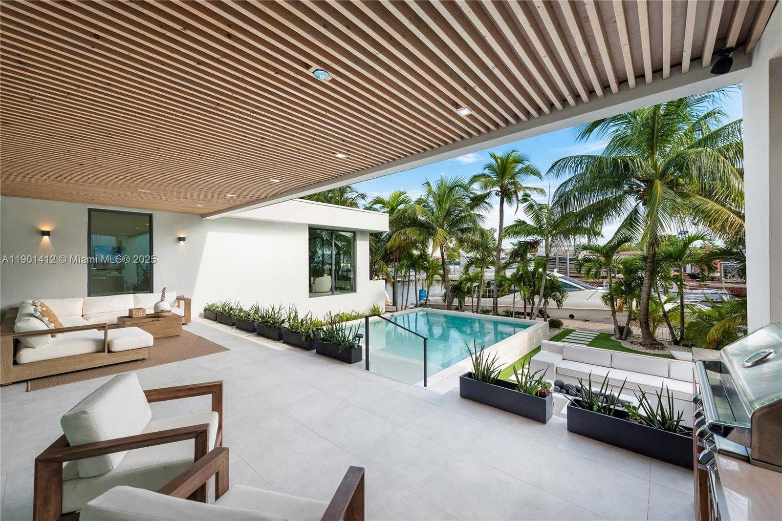 Small Image of 773 NORTH EAST 77TH TER, Miami Number 21