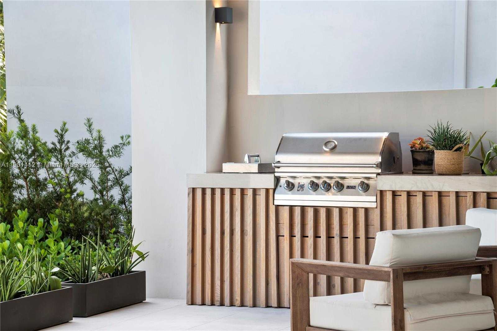 Small Image of 773 NORTH EAST 77TH TER, Miami Number 23