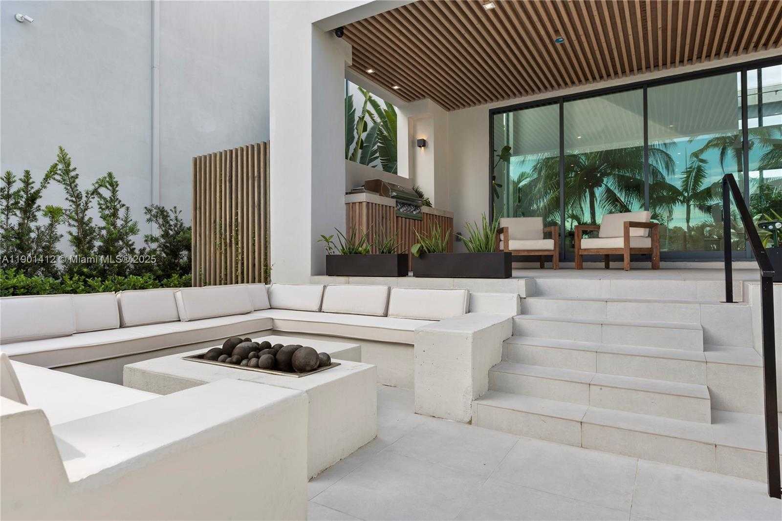 Small Image of 773 NORTH EAST 77TH TER, Miami Number 24