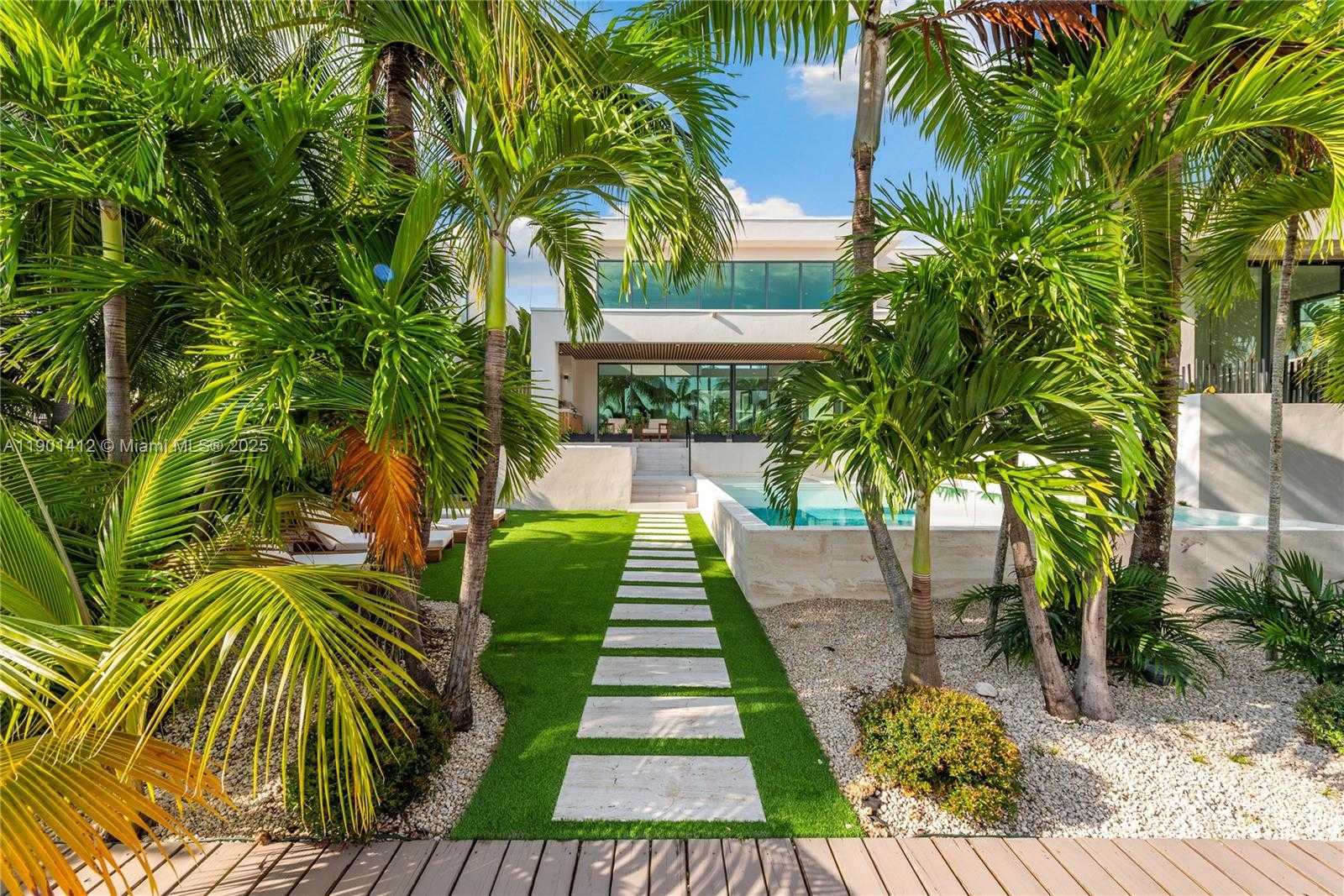 Small Image of 773 NORTH EAST 77TH TER, Miami Number 26