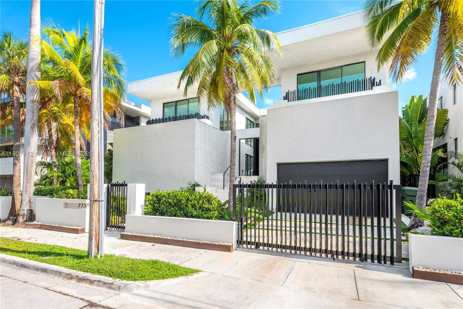 Small Image of 773 NORTH EAST 77TH TER, Miami Number 3