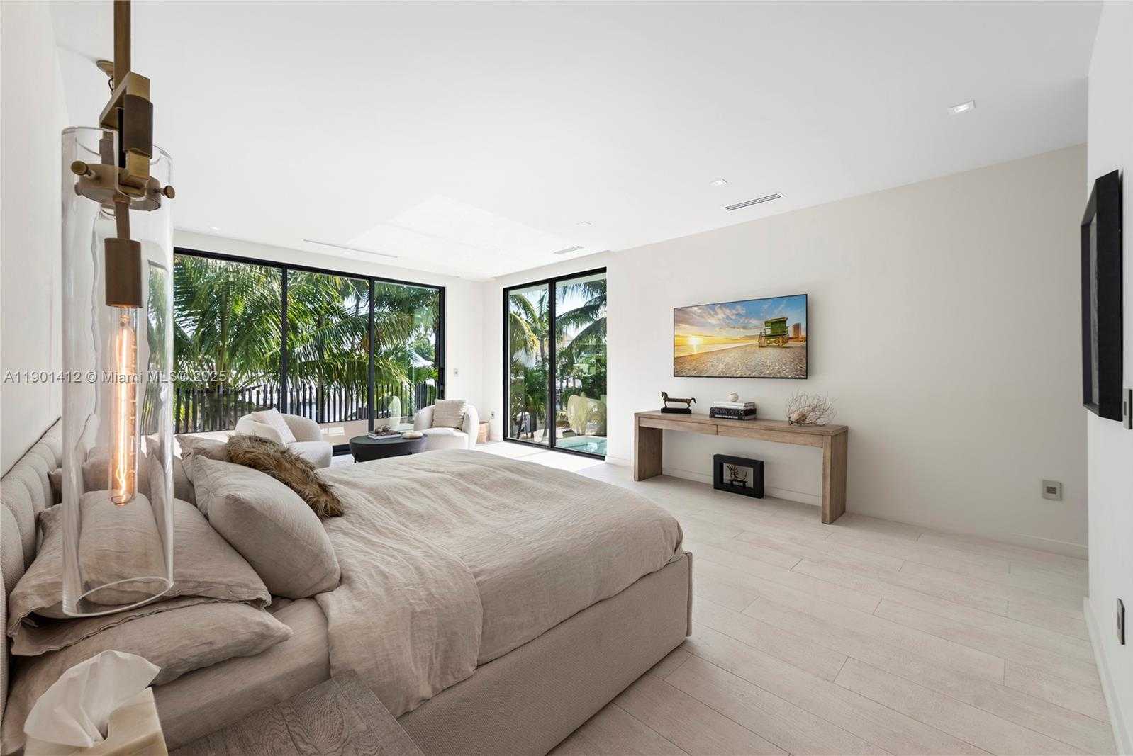 Small Image of 773 NORTH EAST 77TH TER, Miami Number 33