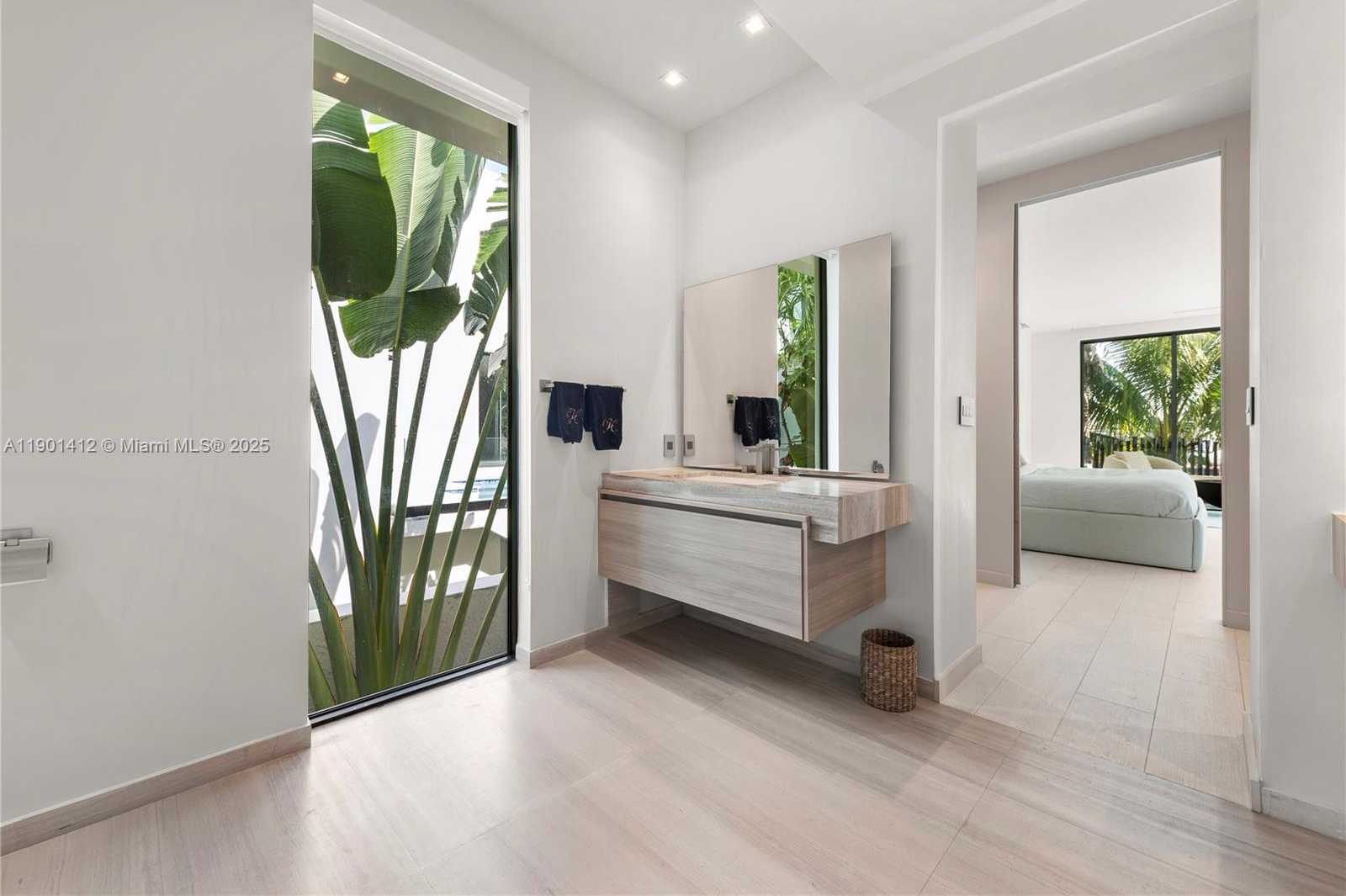 Small Image of 773 NORTH EAST 77TH TER, Miami Number 37