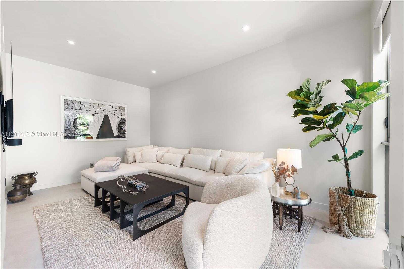 Small Image of 773 NORTH EAST 77TH TER, Miami Number 43