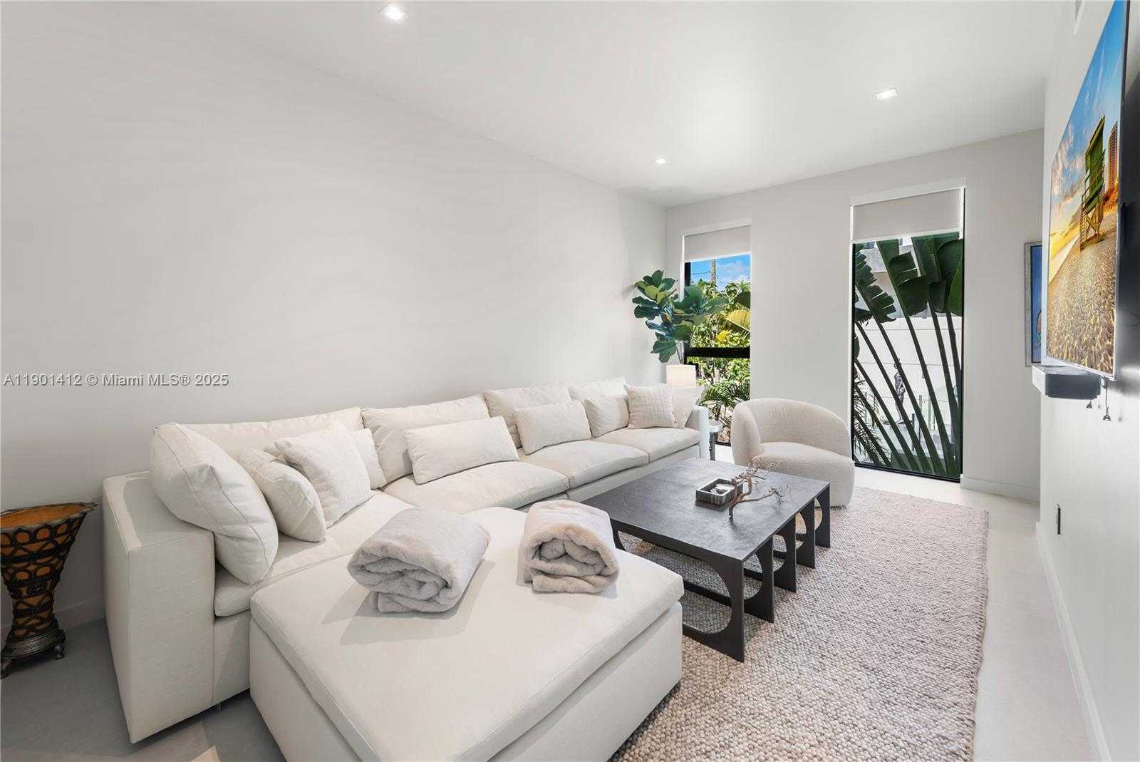 Small Image of 773 NORTH EAST 77TH TER, Miami Number 44