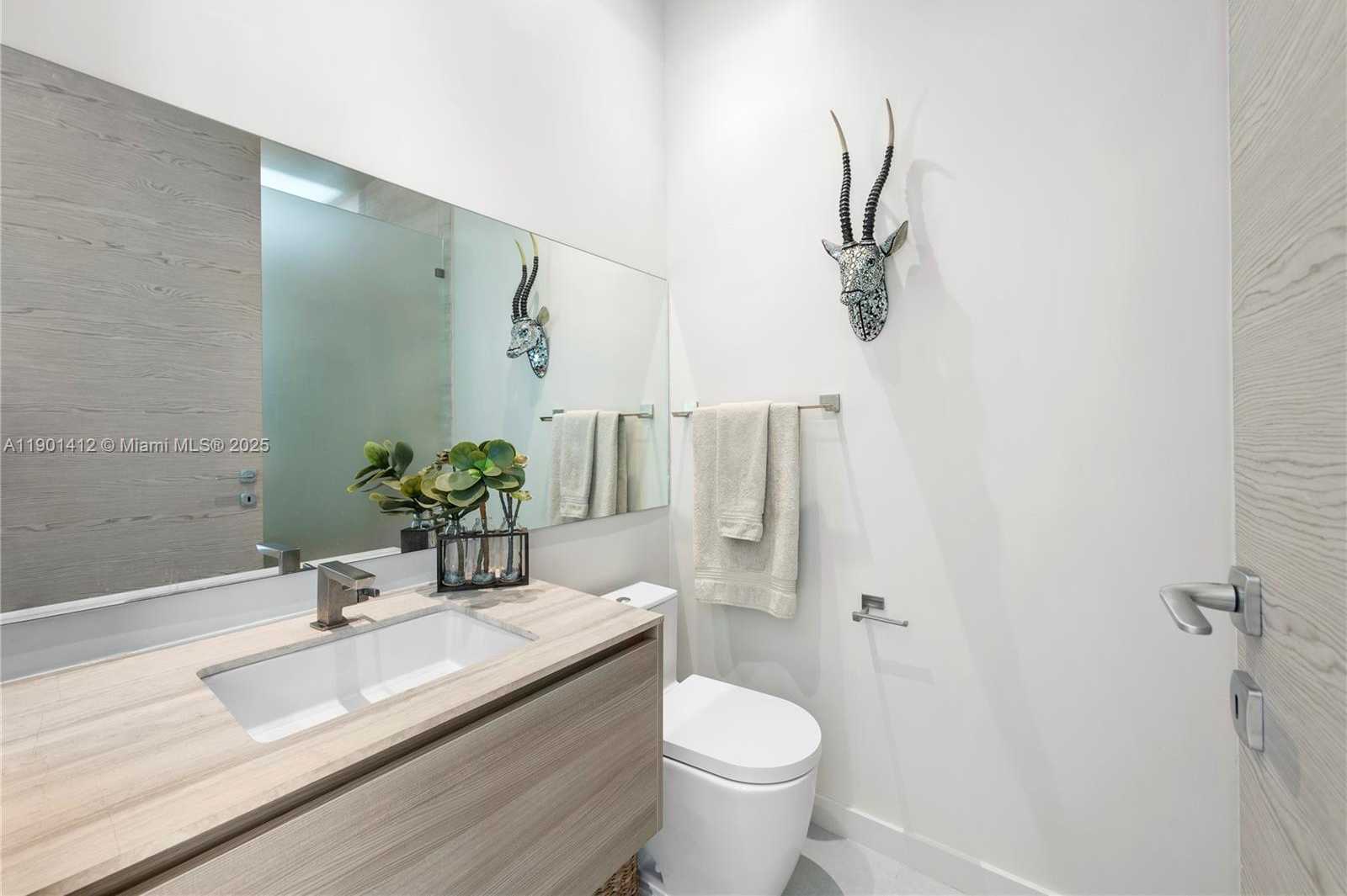 Small Image of 773 NORTH EAST 77TH TER, Miami Number 47