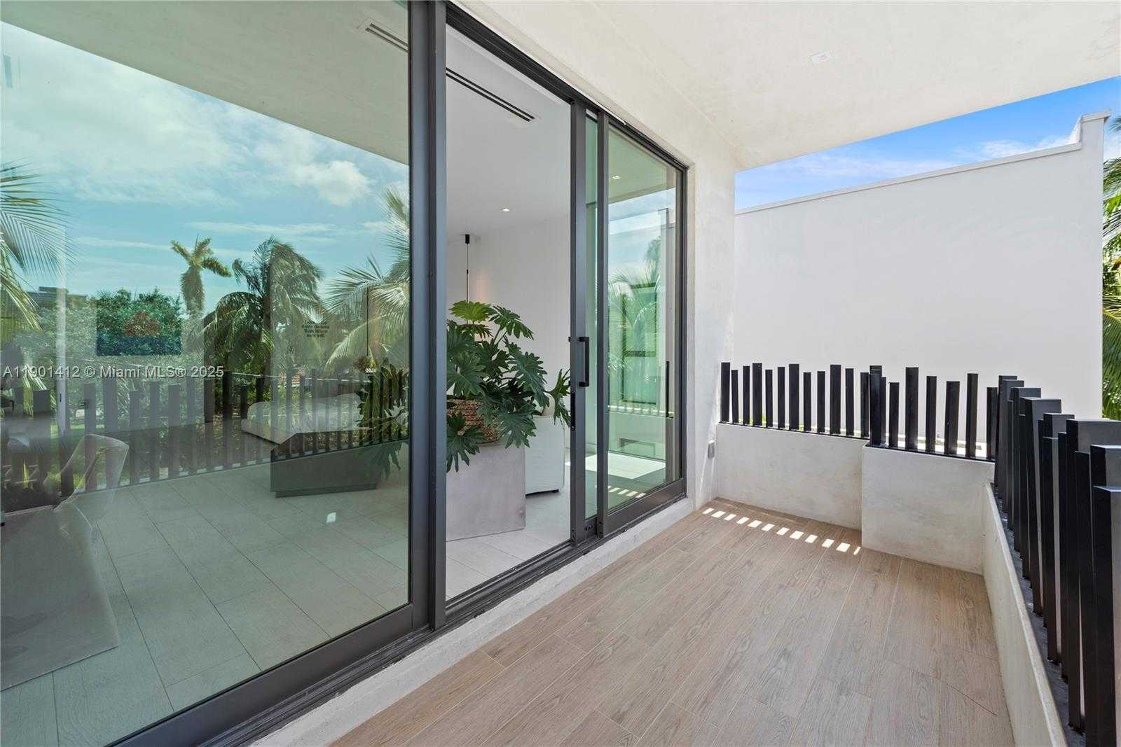 Small Image of 773 NORTH EAST 77TH TER, Miami Number 64