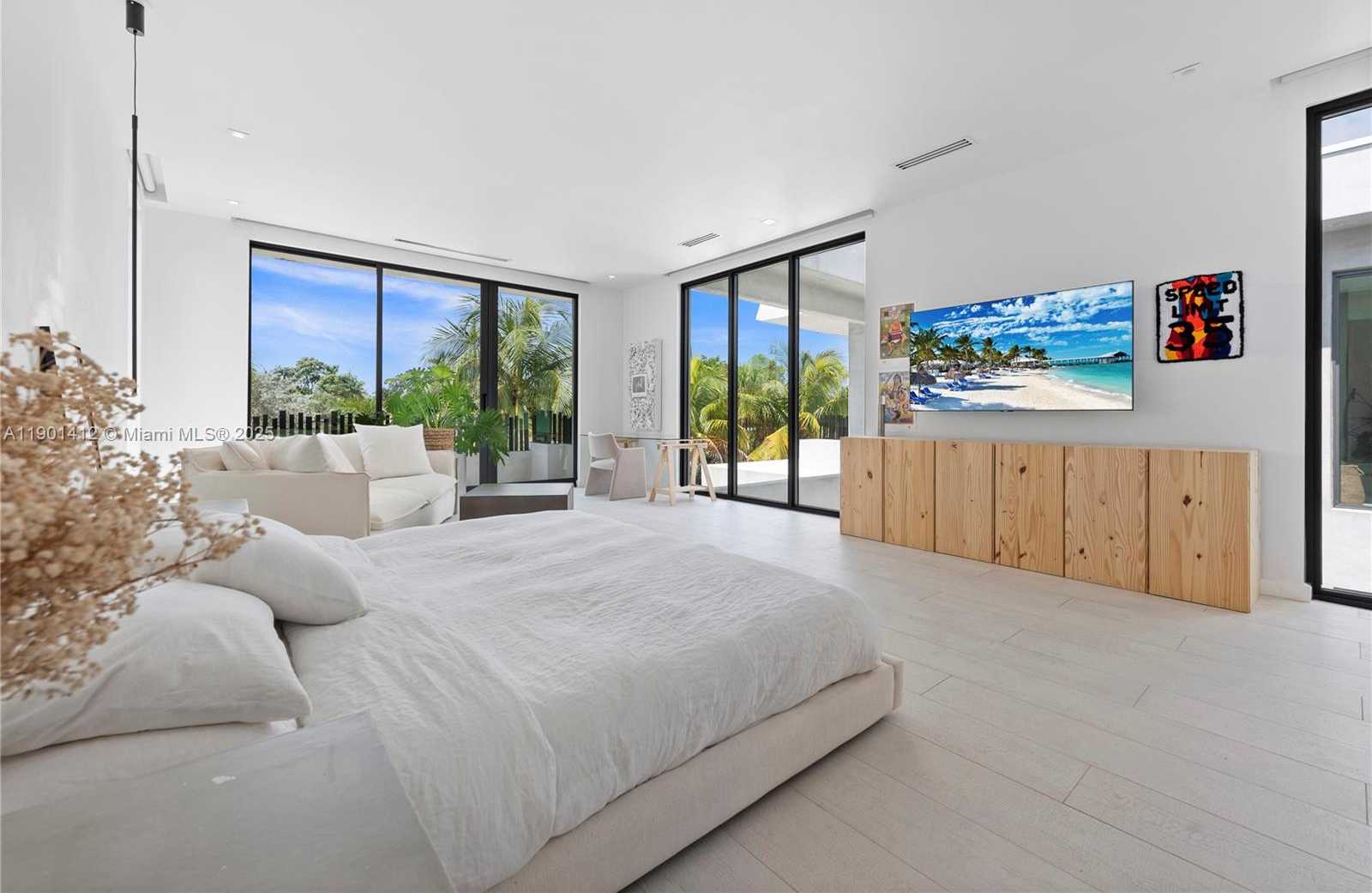 Small Image of 773 NORTH EAST 77TH TER, Miami Number 65