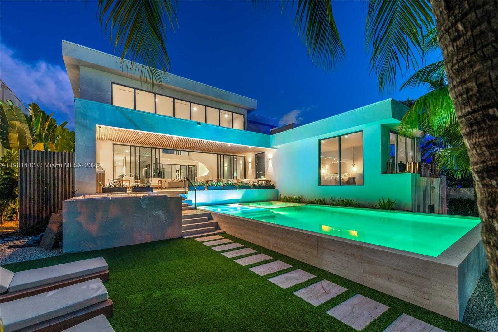 Small Image of 773 NORTH EAST 77TH TER, Miami Number 74