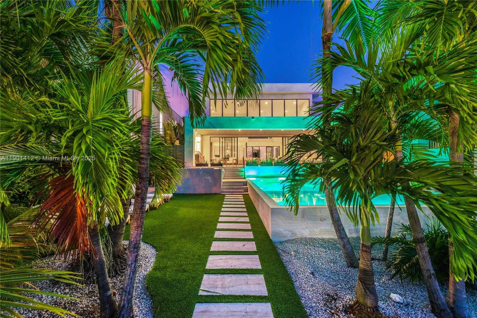 Small Image of 773 NORTH EAST 77TH TER, Miami Number 75