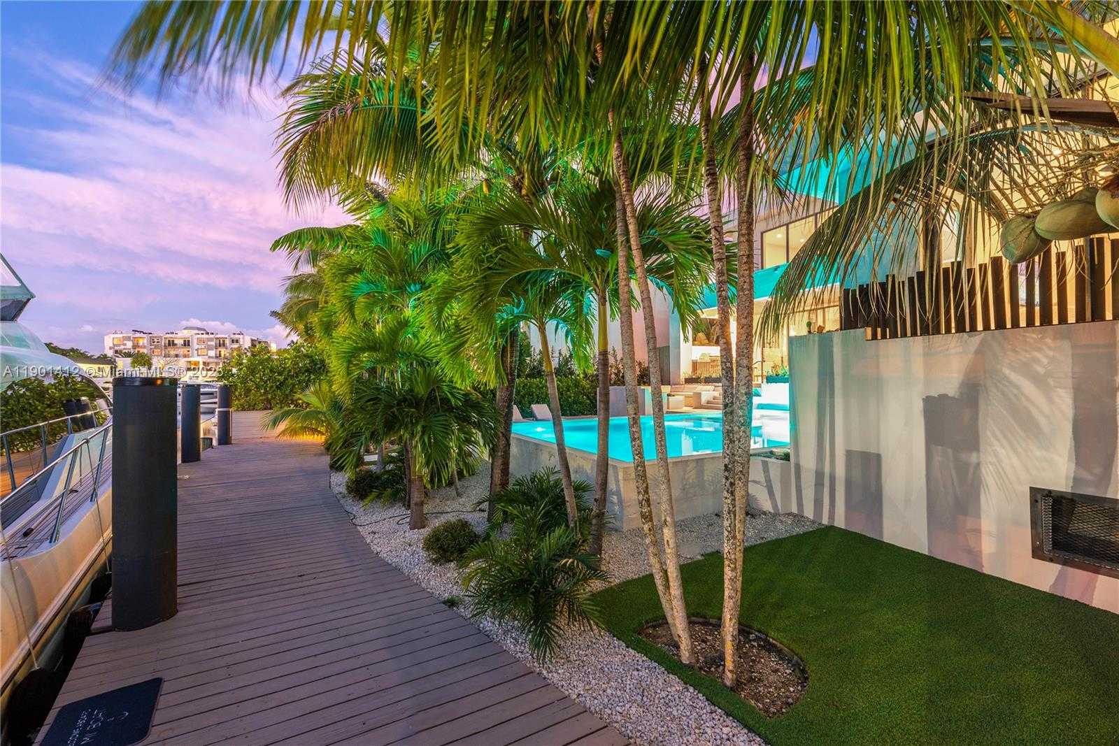 Small Image of 773 NORTH EAST 77TH TER, Miami Number 76