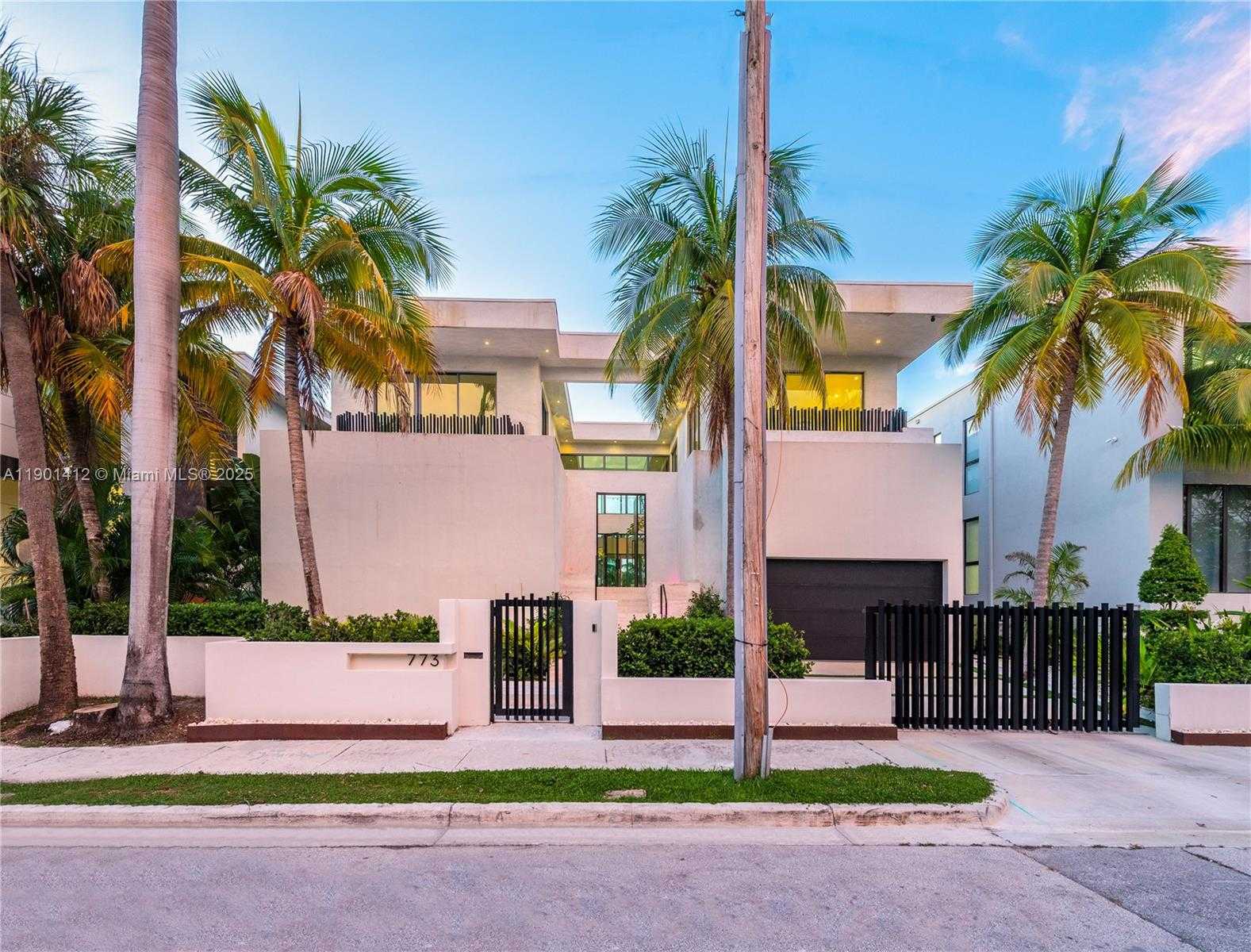 Small Image of 773 NORTH EAST 77TH TER, Miami Number 78