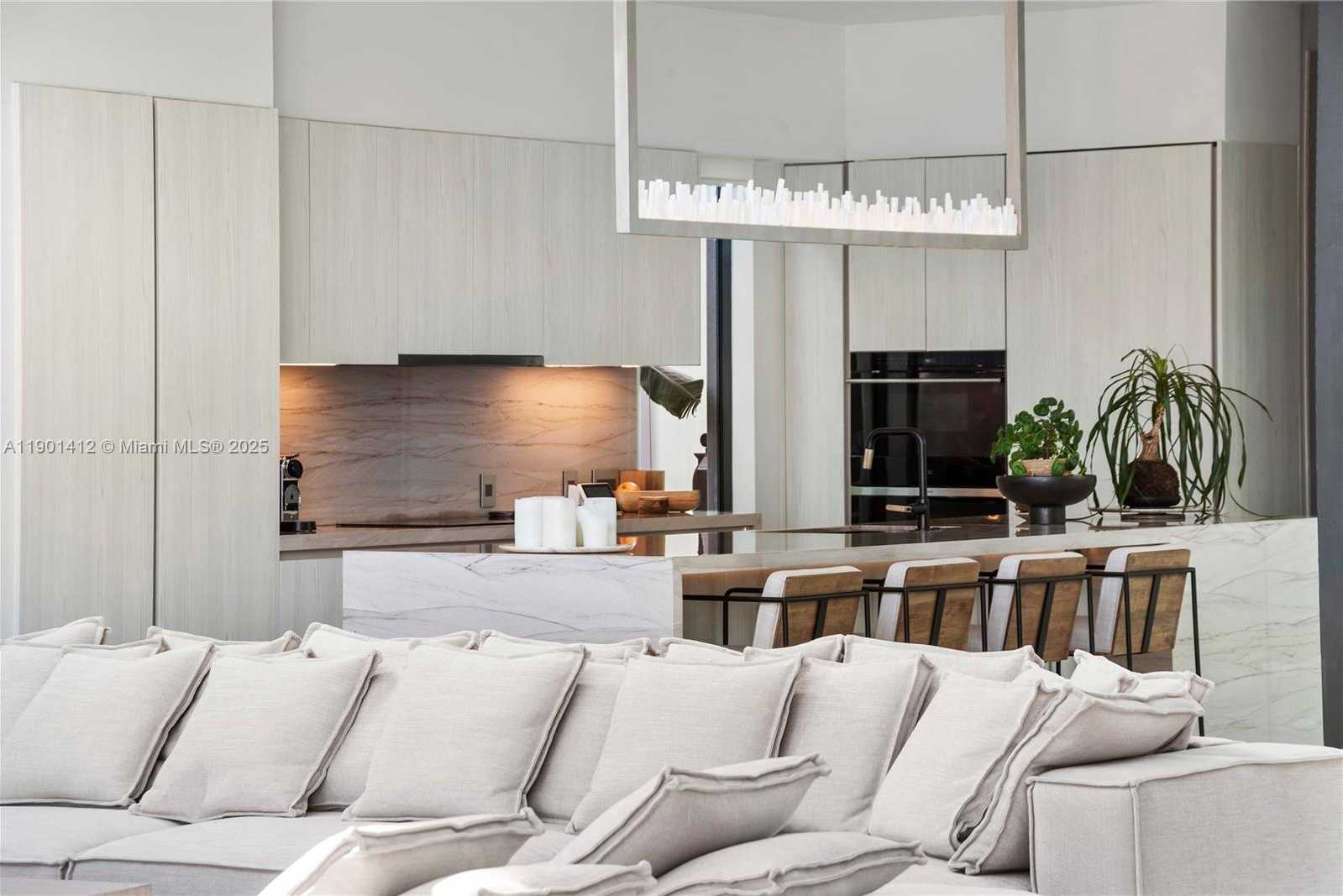 Small Image of 773 NORTH EAST 77TH TER, Miami Number 9