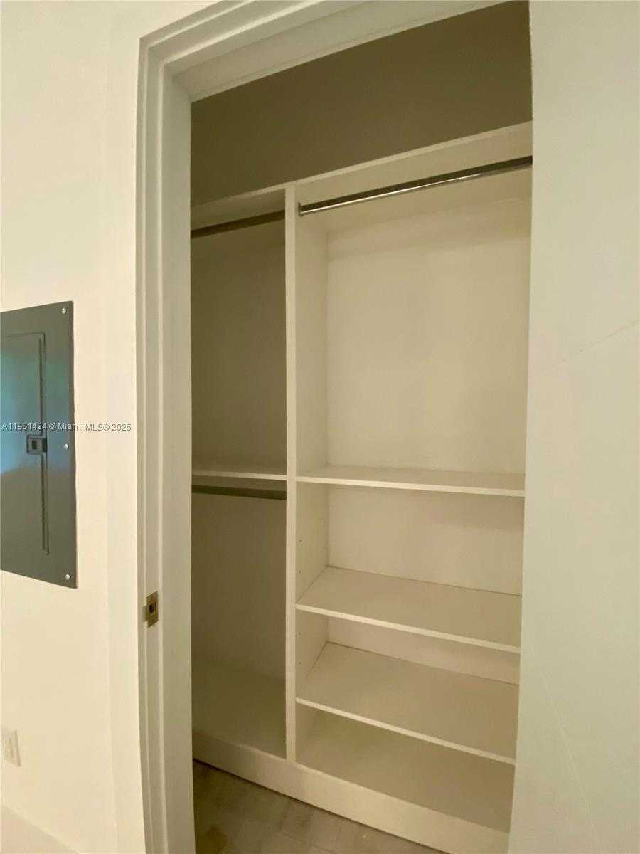 Small Image of 1201 PENNSYLVANIA AVE #208, Miami Beach Number 2