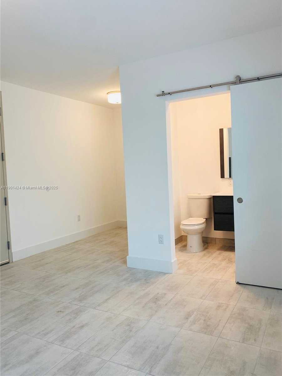 Small Image of 1201 PENNSYLVANIA AVE #208, Miami Beach Number 4