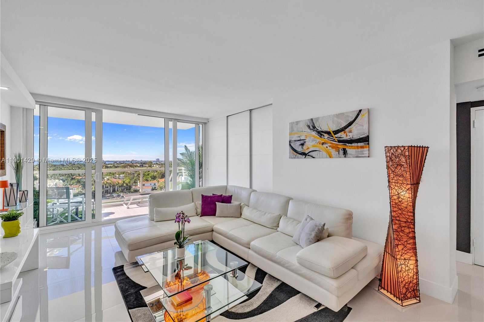 Small Image of 5600 COLLINS AVE #10H, Miami Beach Number 2
