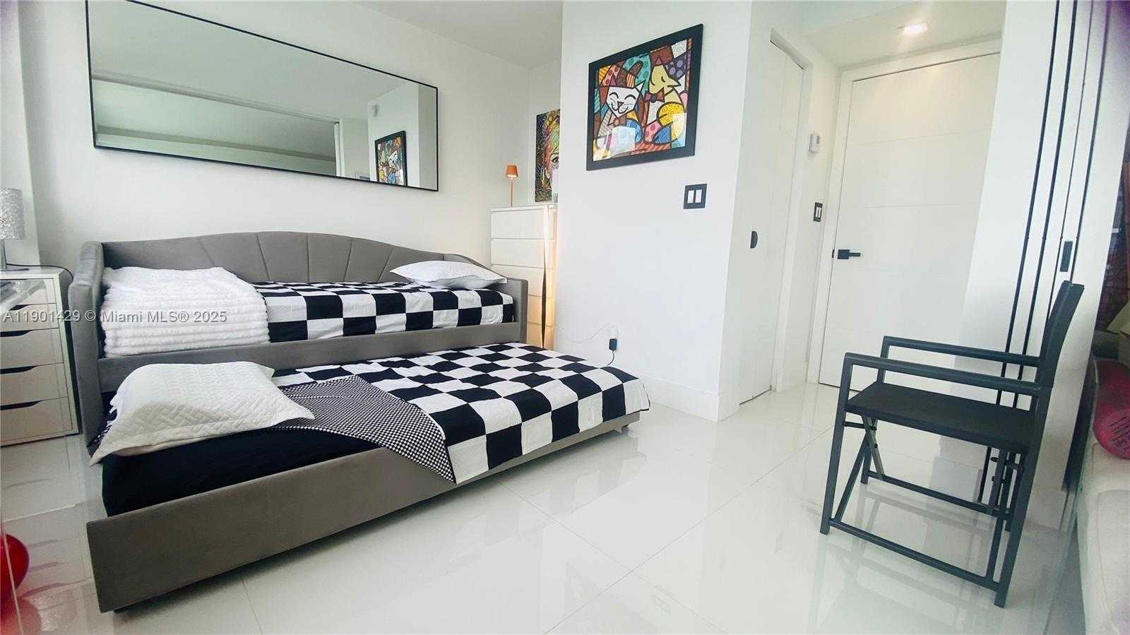 Small Image of 5600 COLLINS AVE #10H, Miami Beach Number 43