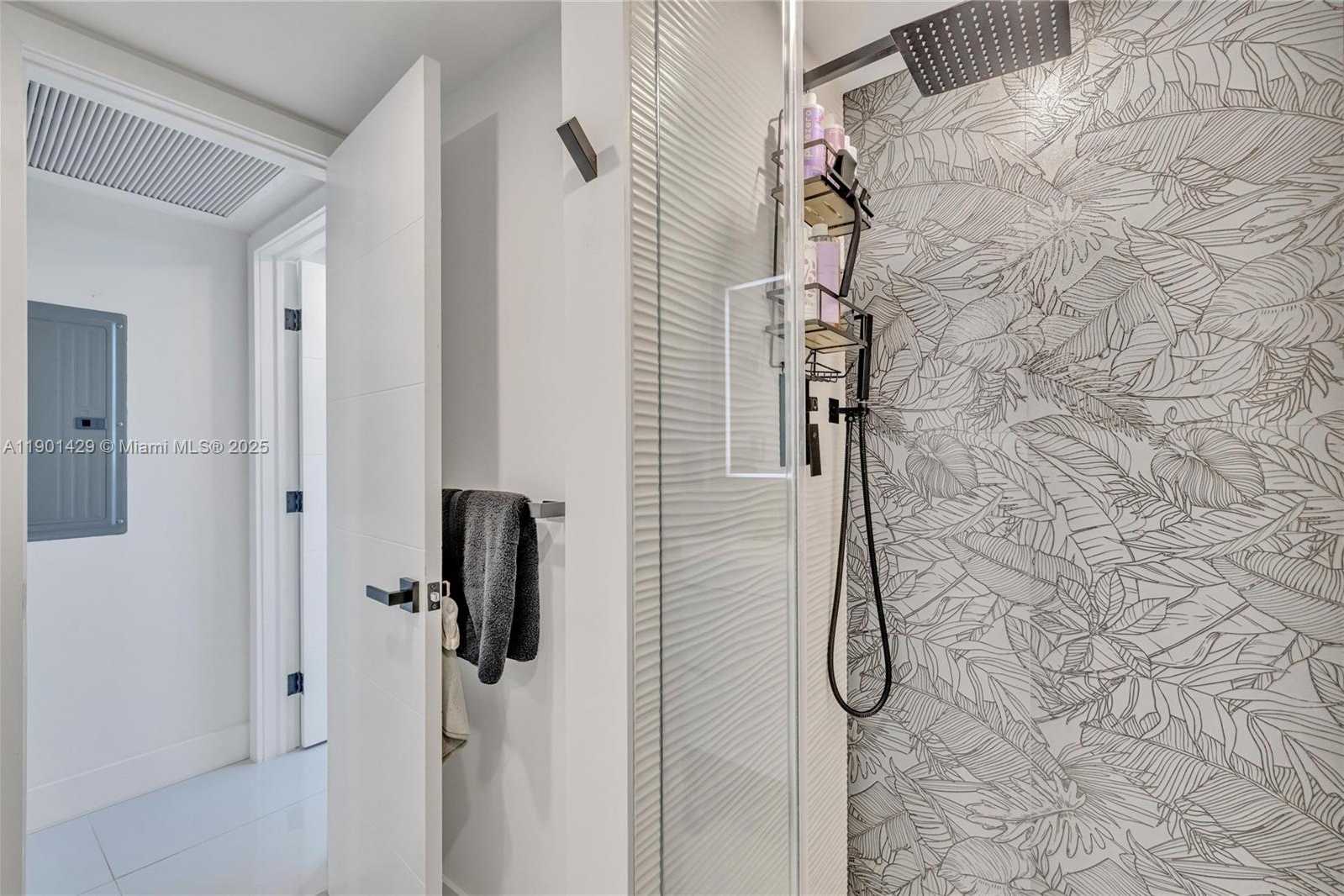 Small Image of 5600 COLLINS AVE #10H, Miami Beach Number 46