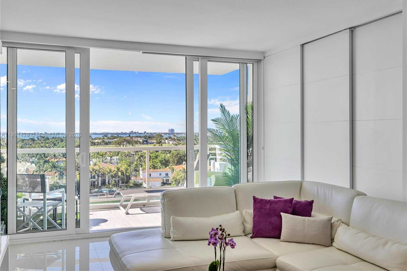 Small Image of 5600 COLLINS AVE #10H, Miami Beach Number 6