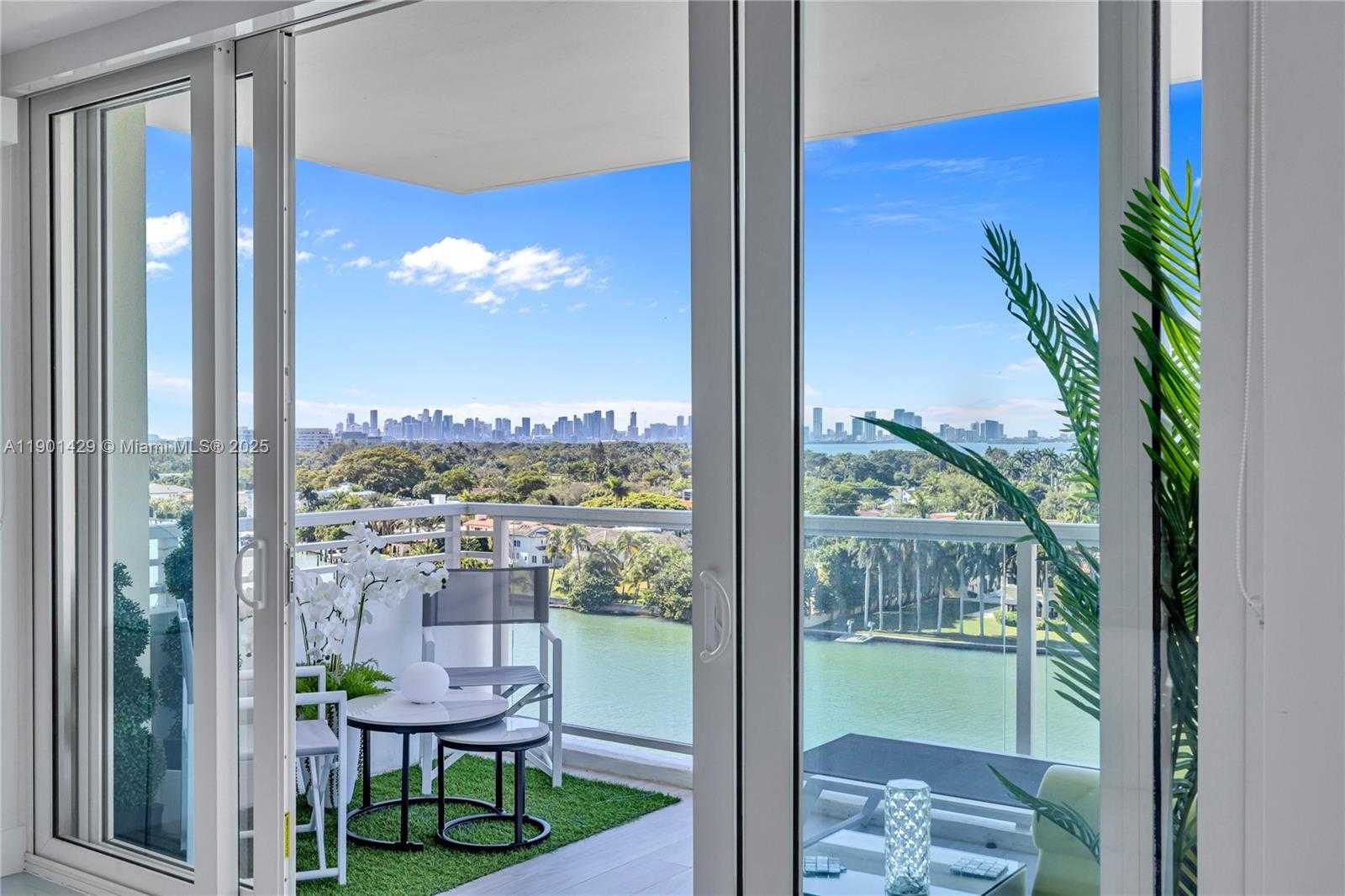 Small Image of 5600 COLLINS AVE #10H, Miami Beach Number 7