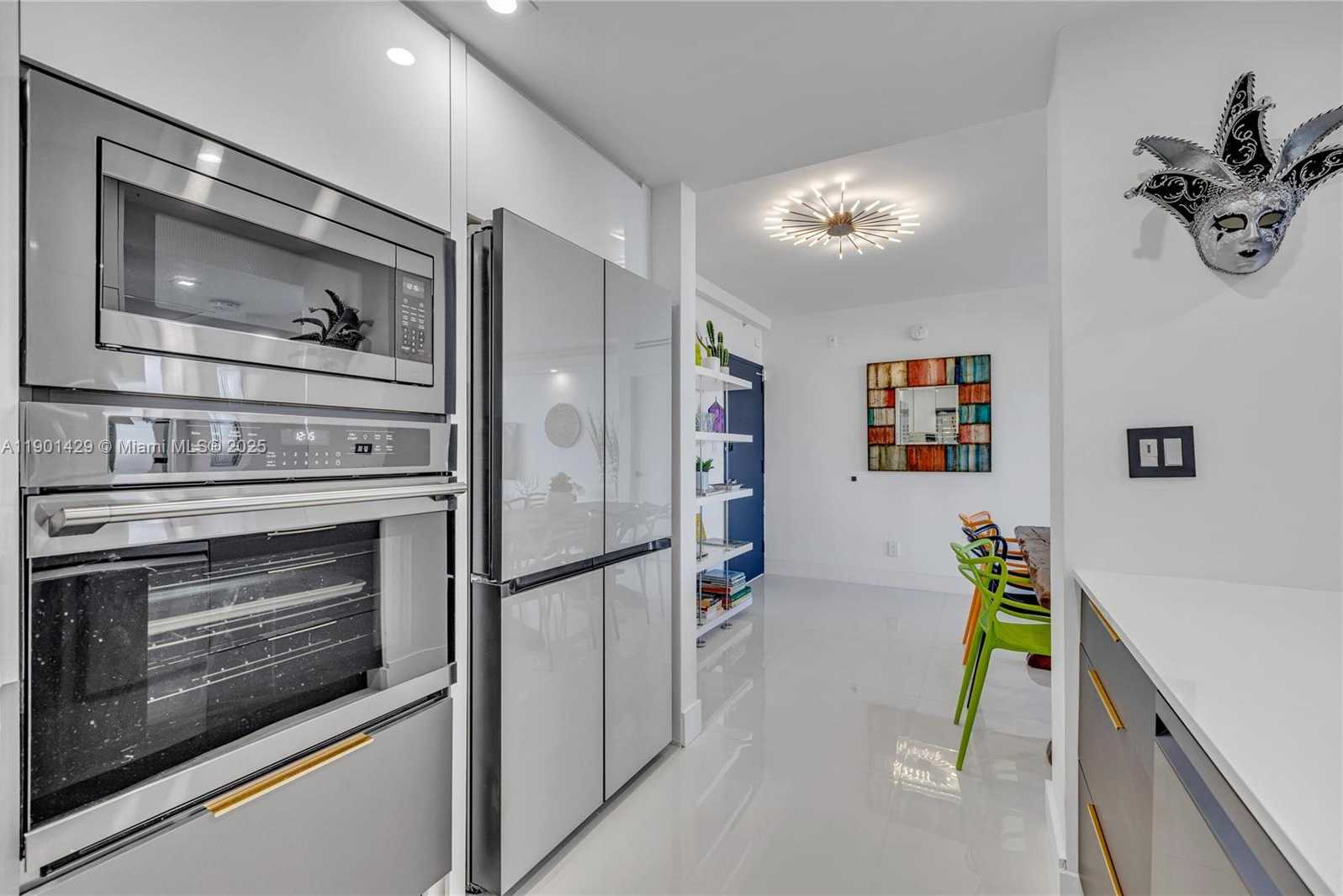 Small Image of 5600 COLLINS AVE #10H, Miami Beach Number 9
