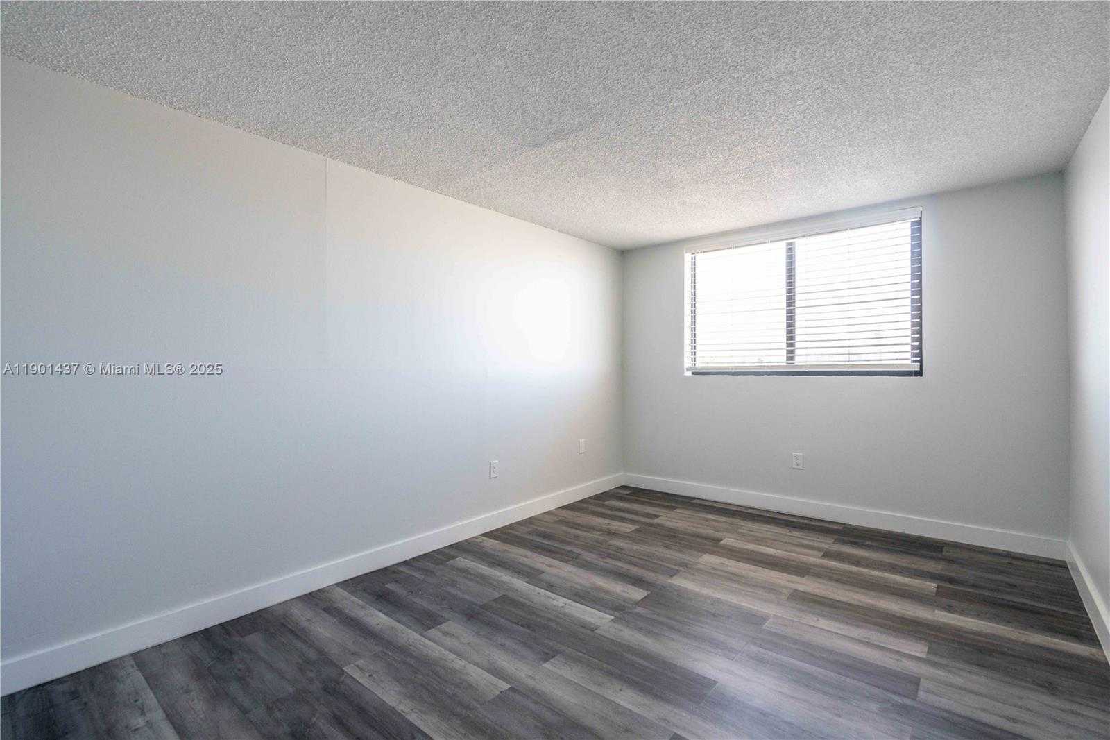 Small Image of 6960 RUE VENDOME #503, Miami Beach Number 10