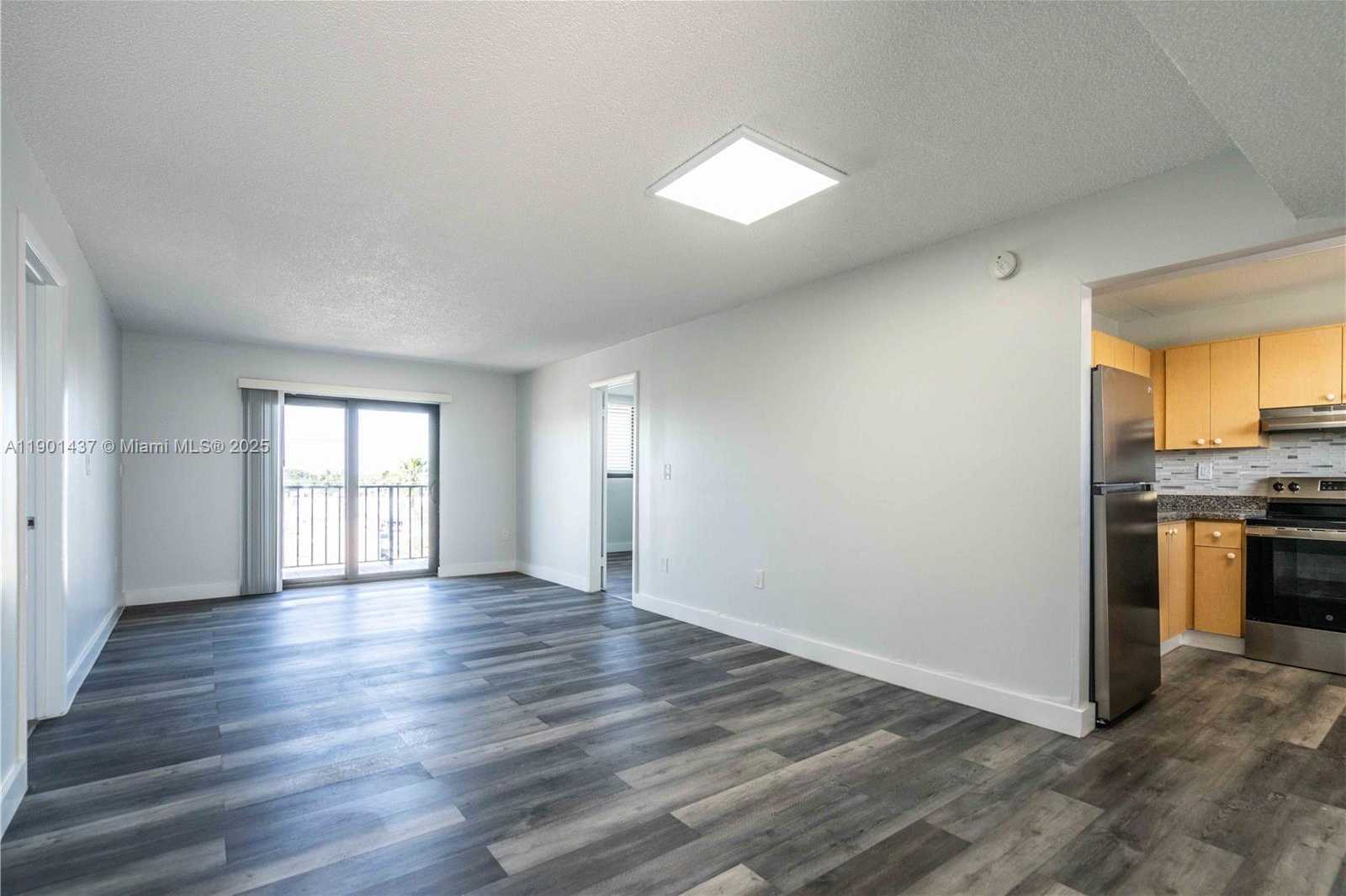 Small Image of 6960 RUE VENDOME #503, Miami Beach Number 2