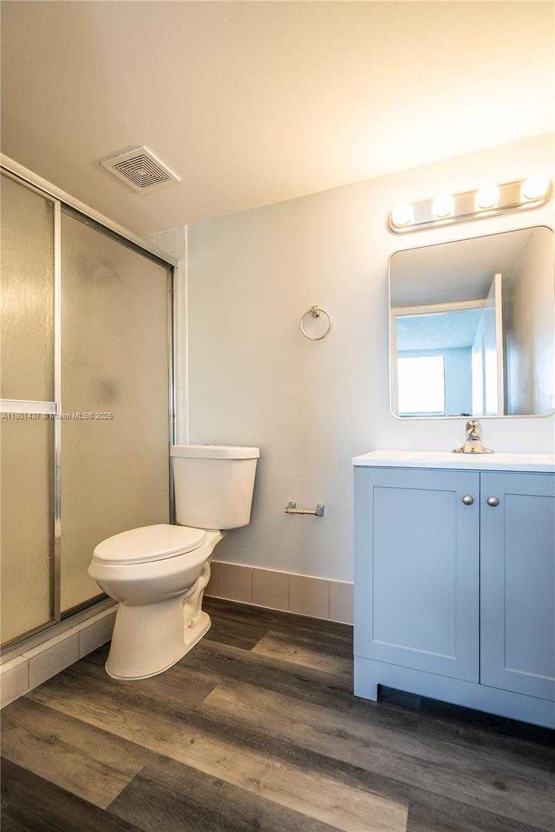 Small Image of 6960 RUE VENDOME #503, Miami Beach Number 21